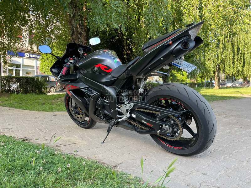 Yamaha R1