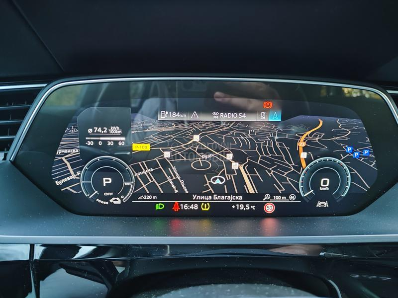 Audi e-tron 50 quattro