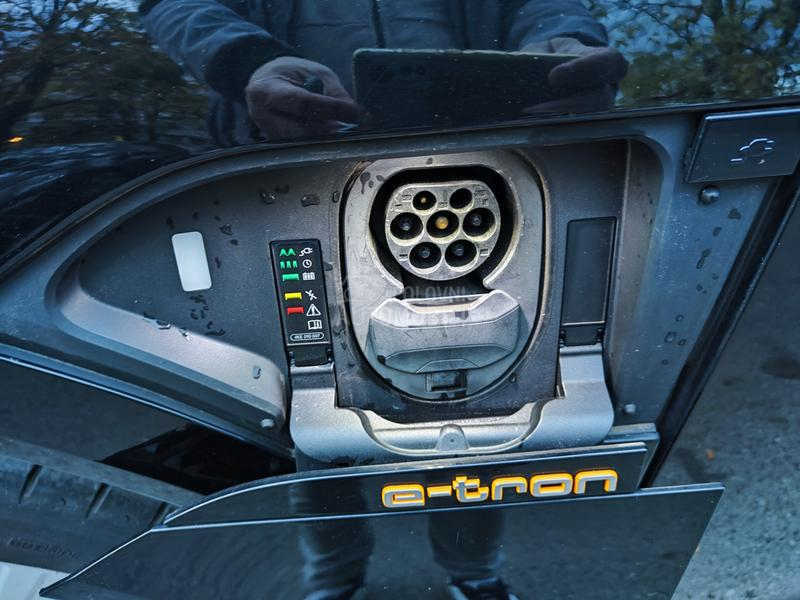 Audi e-tron 50 quattro
