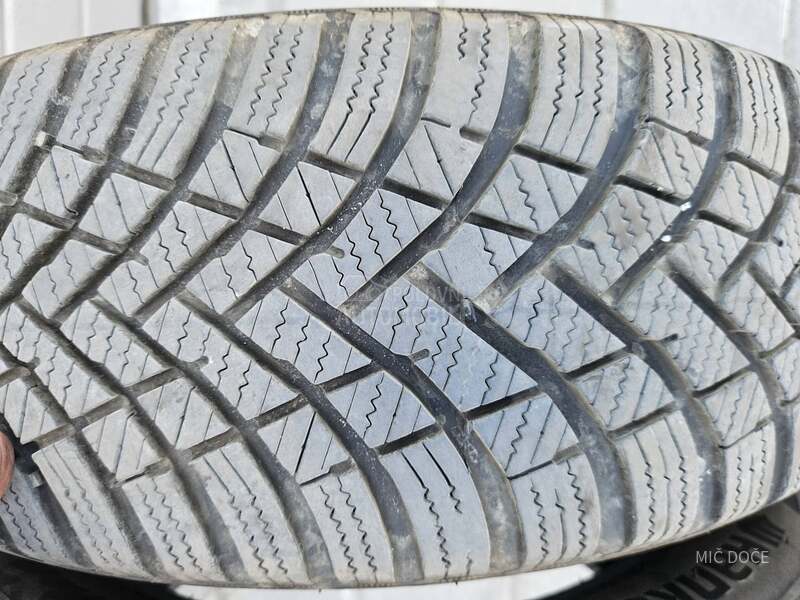 Hankook 185/60 R15 Zimska