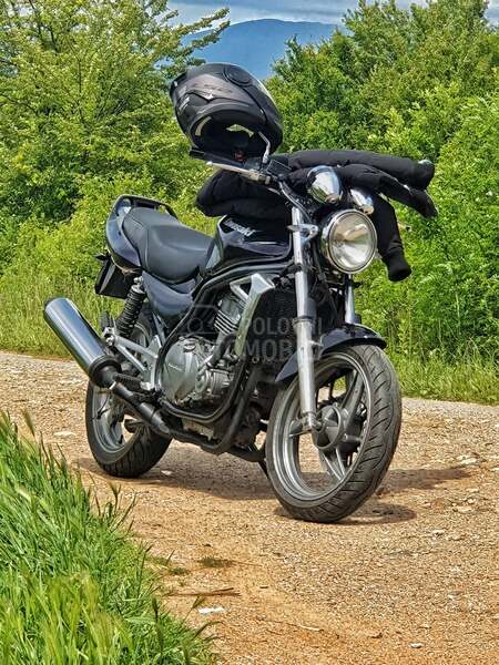 Kawasaki ER 5