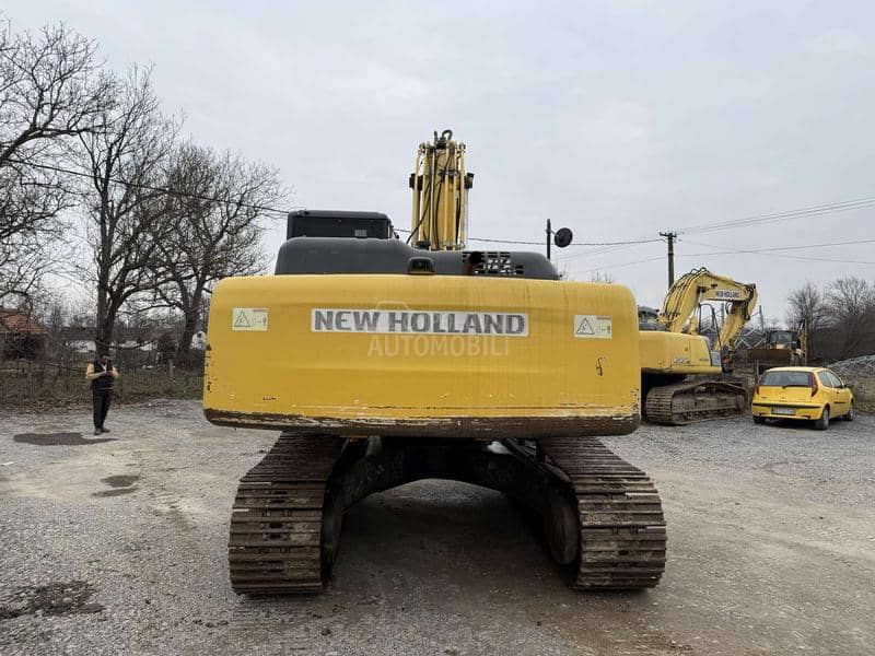 New Holland E305
