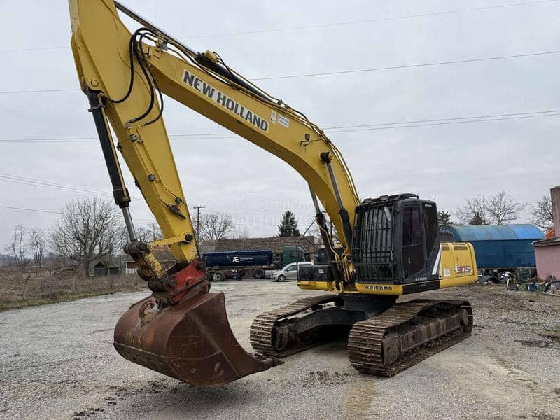 New Holland E305