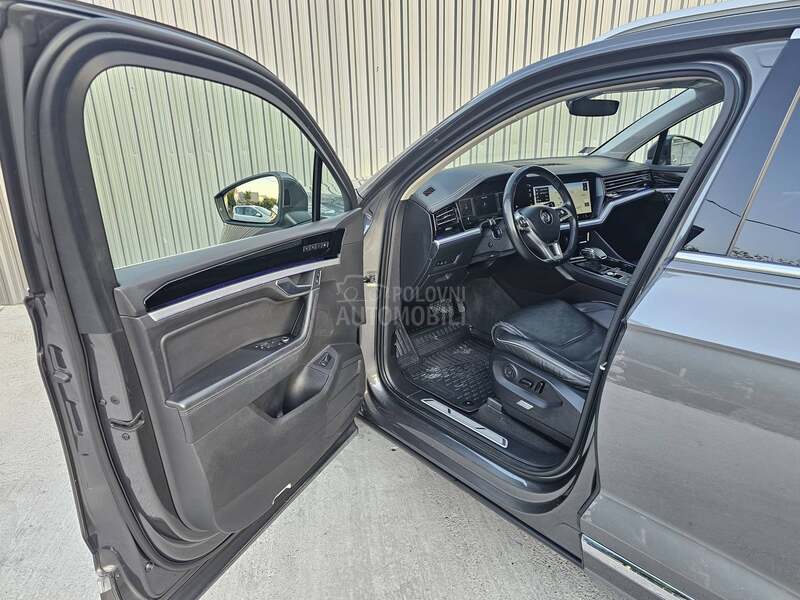Volkswagen Touareg 3.0 V6 TDI /VAZDUH/