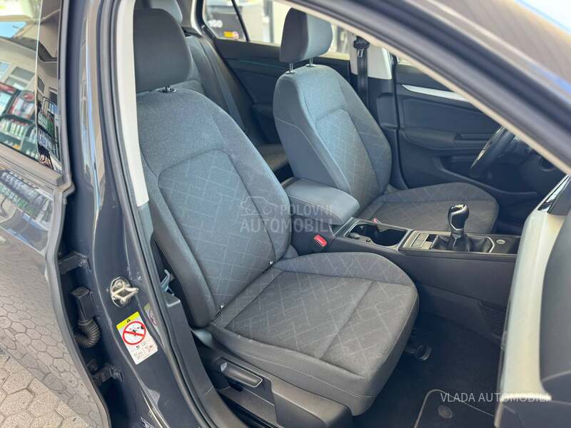 Volkswagen Golf 8 1.5 TSI