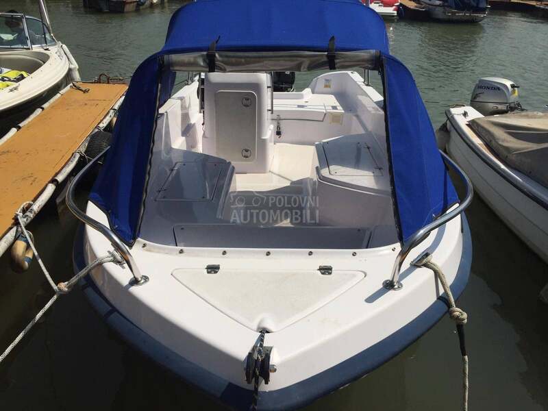 Poseidon 510  i prikolica