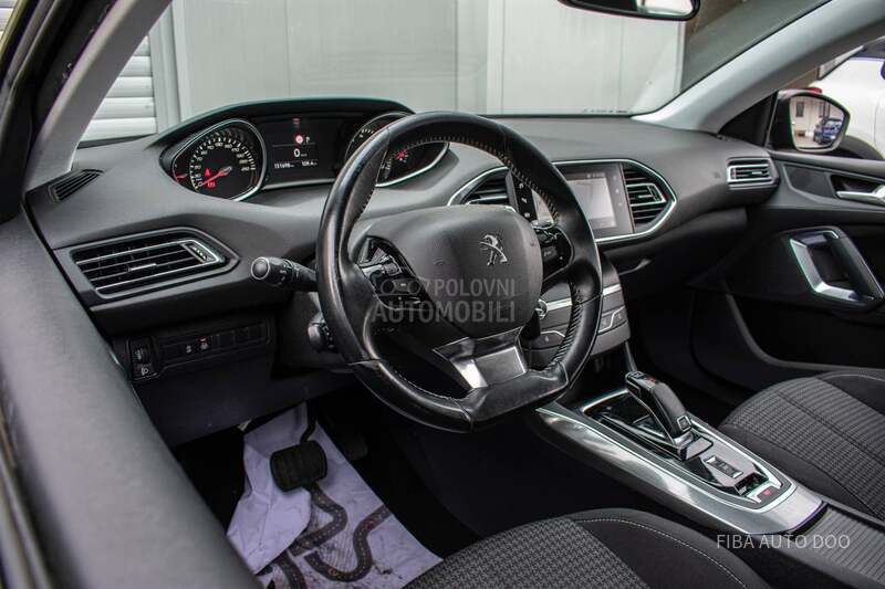 Peugeot 308 1.2Pure Led EAT