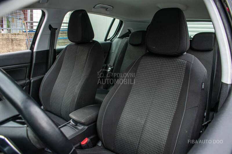 Peugeot 308 1.2Pure Led EAT