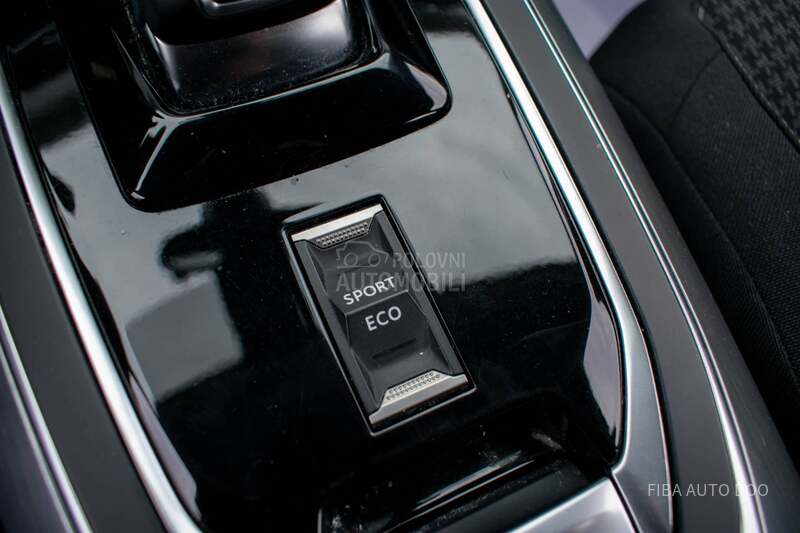 Peugeot 308 1.2Pure Led EAT