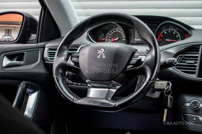 Peugeot 308 1.2Pure Led EAT