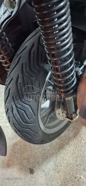 Piaggio mp3    LT     B vozi