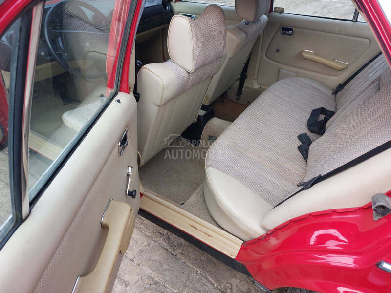 Mercedes Benz W123 300D