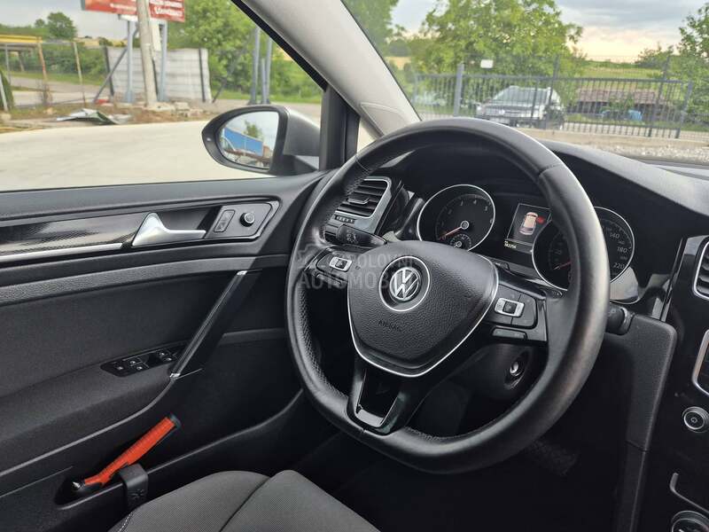 Volkswagen Golf 7 HIGHLINE DSG