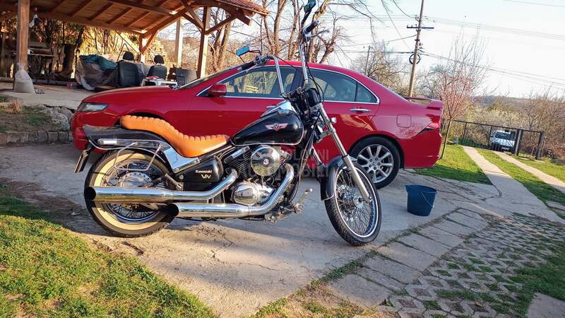 Kawasaki VN800 Custom