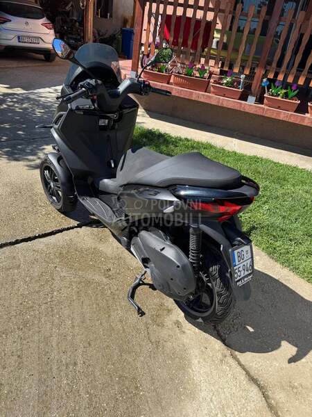 Piaggio MP3 300