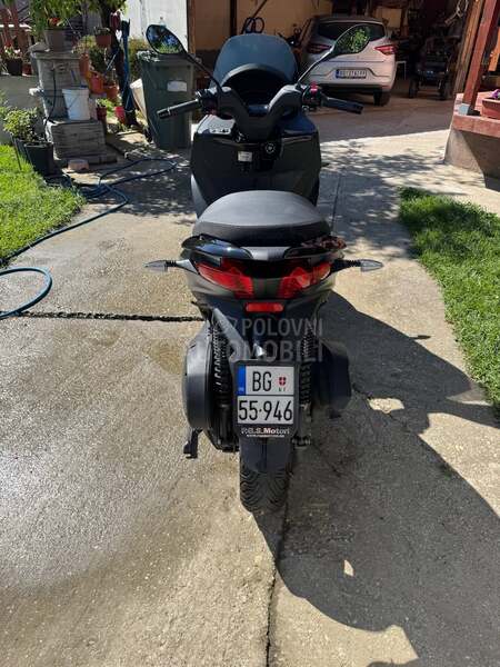 Piaggio MP3 300