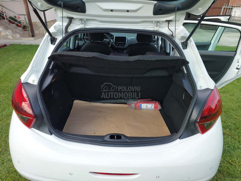 Peugeot 208 1.6 hdi