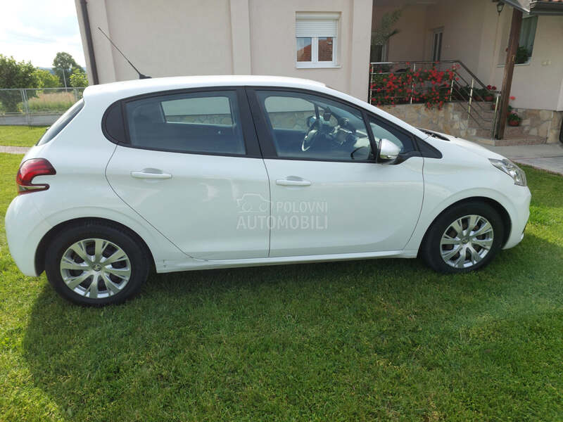 Peugeot 208 1.6 hdi