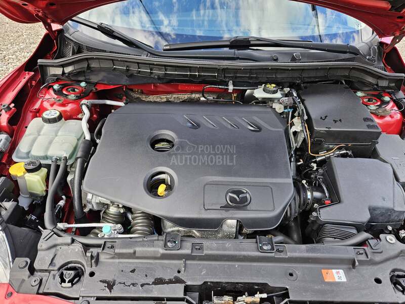 Mazda 3 1.6 V.E.L. SER N.A.V