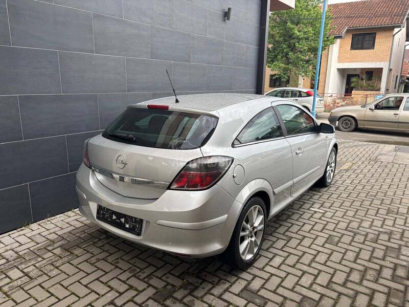 Opel Astra H GTC SPORT