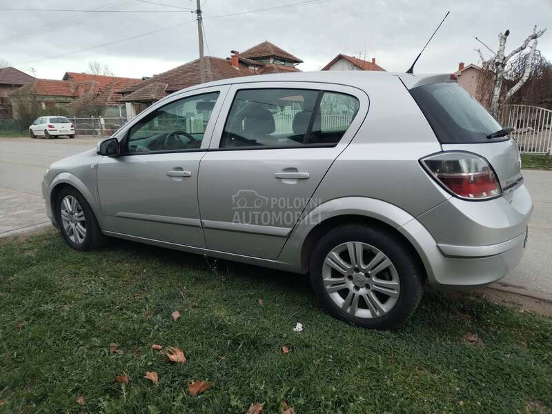 Opel Astra H 1.6