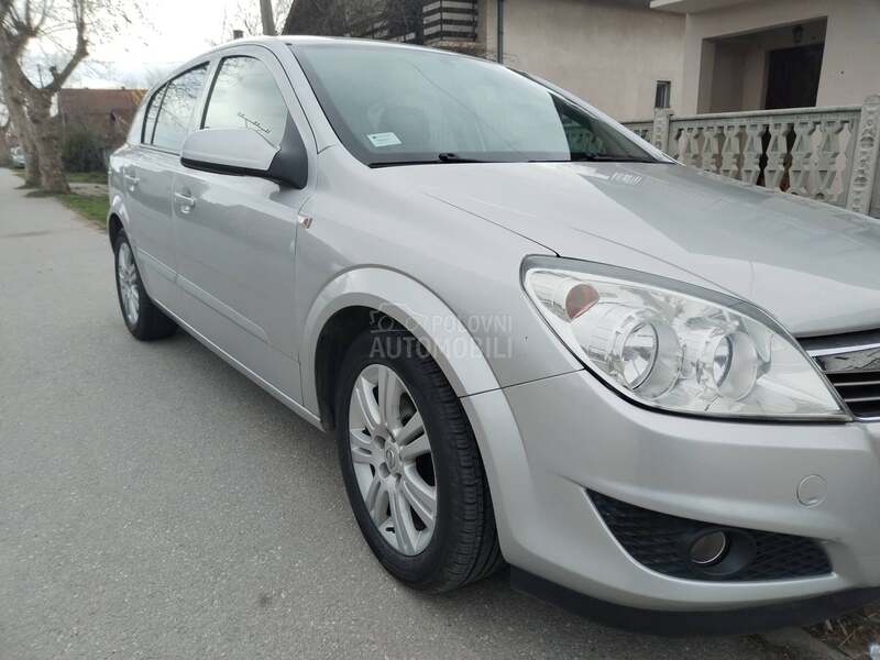Opel Astra H 1.6