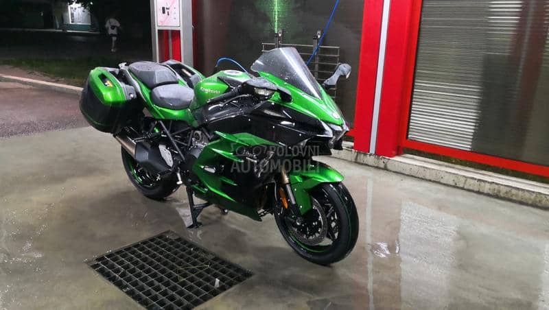 Kawasaki H2SX se