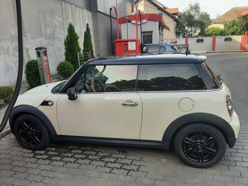 MINI One 