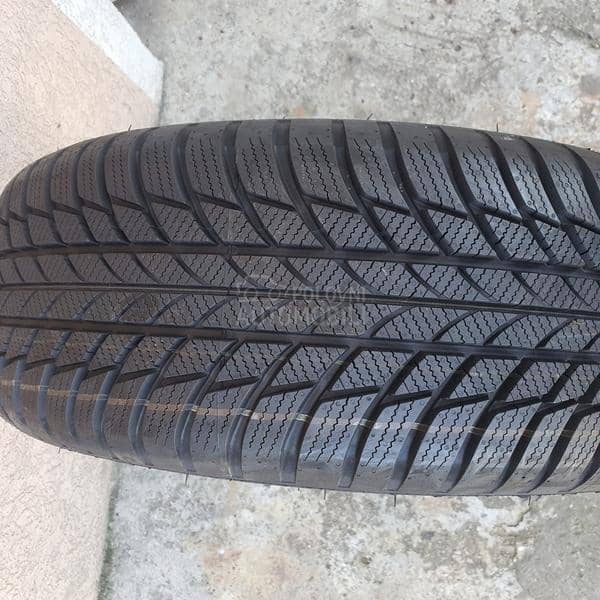 Bridgestone 205/60 R16 Zimska