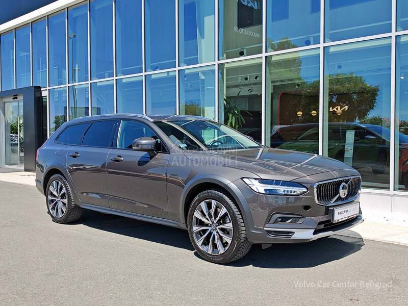 Volvo V90 Cross Country B4 AWD MOMENTUM PRO