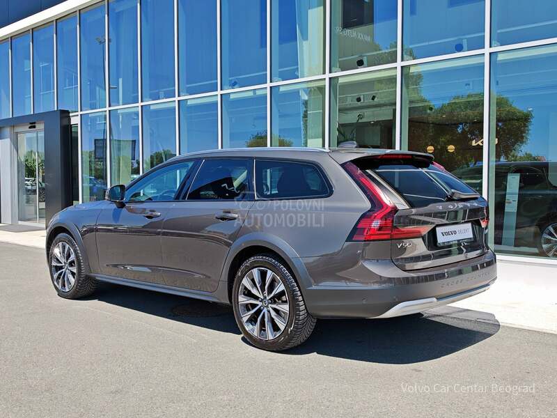 Volvo V90 Cross Country B4 AWD MOMENTUM PRO