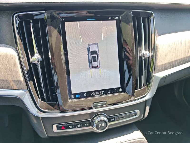Volvo V90 Cross Country B4 AWD MOMENTUM PRO