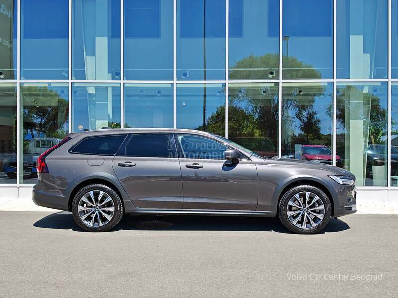 Volvo V90 Cross Country B4 AWD MOMENTUM PRO