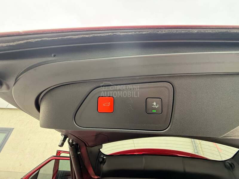 Peugeot 3008 1.5HDI/AUT/ALLURE