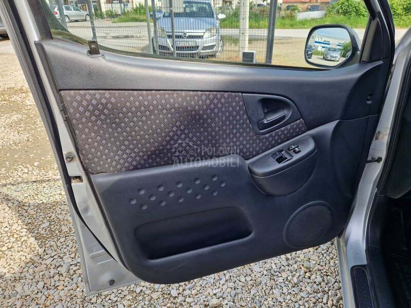 Toyota Yaris Verso 1.3 vvti