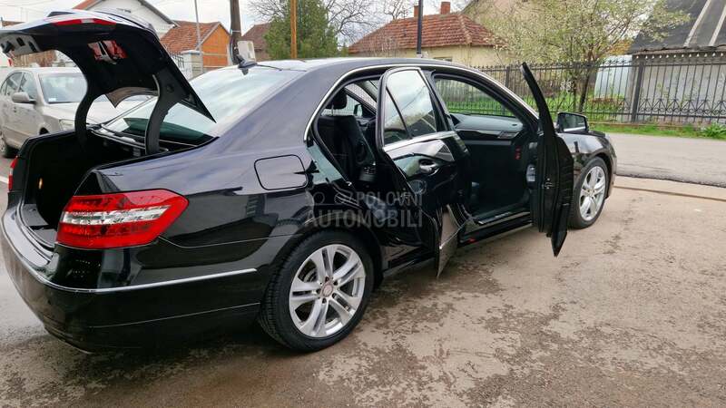 Mercedes Benz E 220 avang7g zame