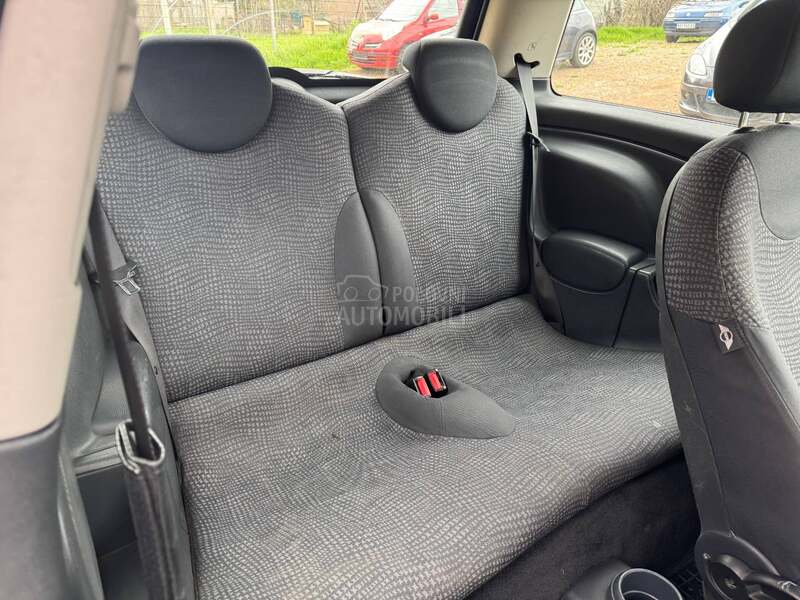 MINI Cooper 1,6B D0BAR MINI