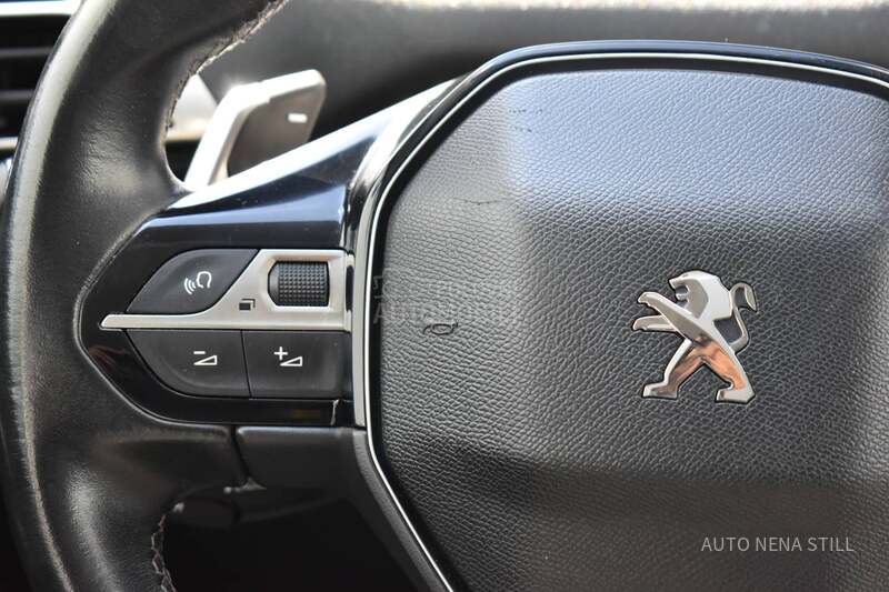 Peugeot 3008 1.2 Allure AT
