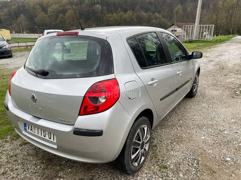 Renault Clio 16v