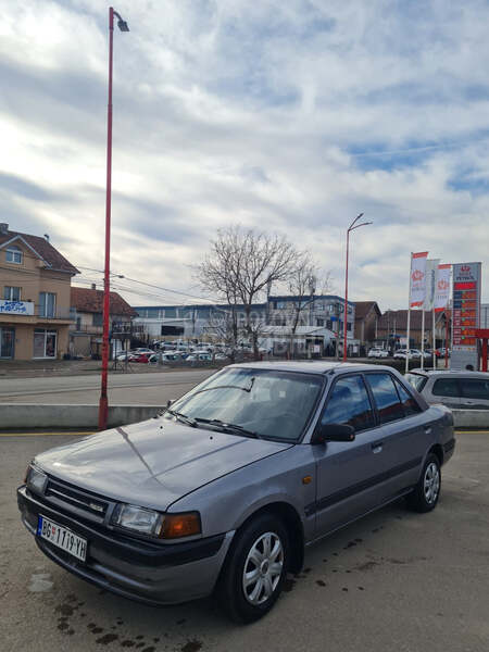 Mazda 323 