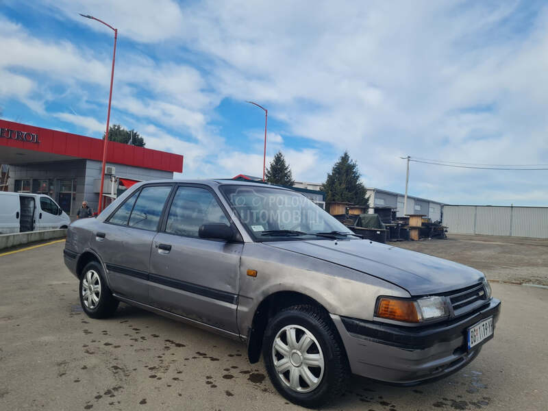 Mazda 323 