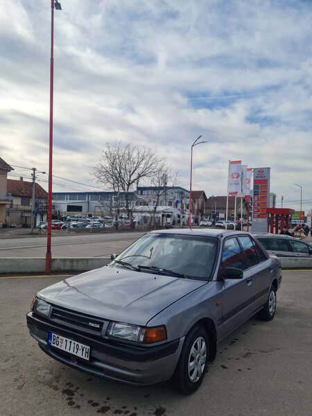 Mazda 323 