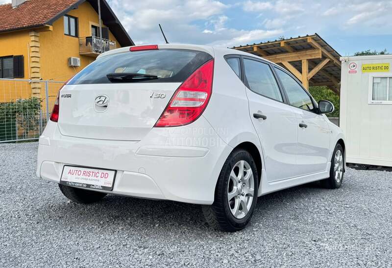 Hyundai i30 T O P  BESPREK0RAN