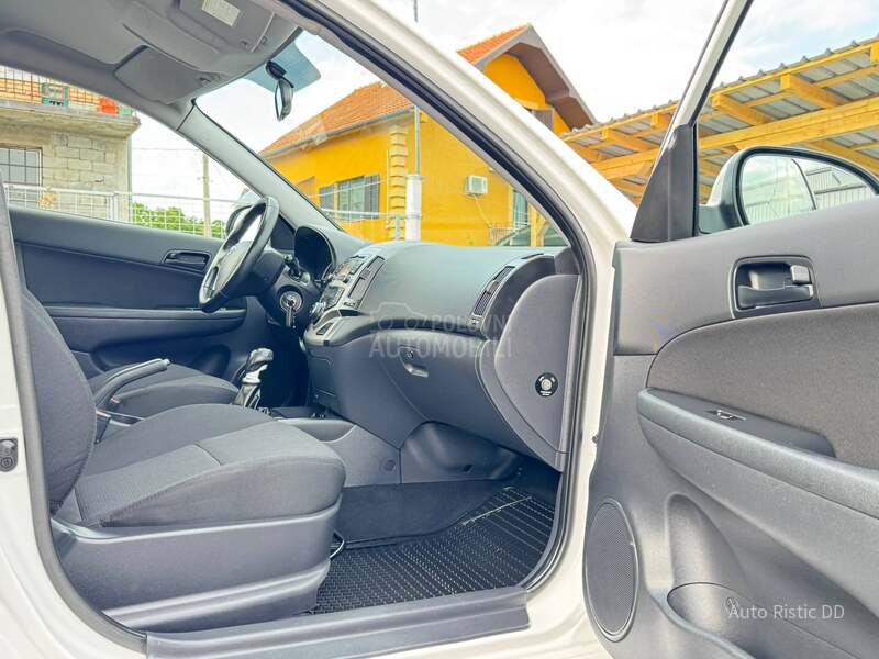 Hyundai i30 T O P  BESPREK0RAN