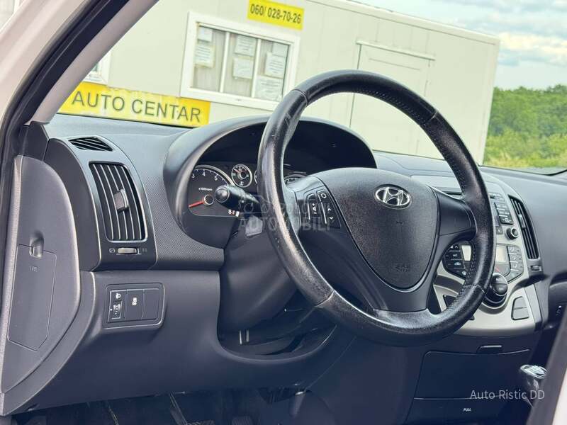 Hyundai i30 T O P  BESPREK0RAN