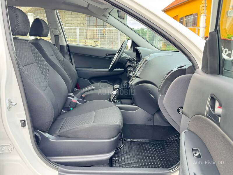 Hyundai i30 T O P  BESPREK0RAN