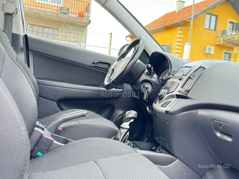 Hyundai i30 T O P  BESPREK0RAN