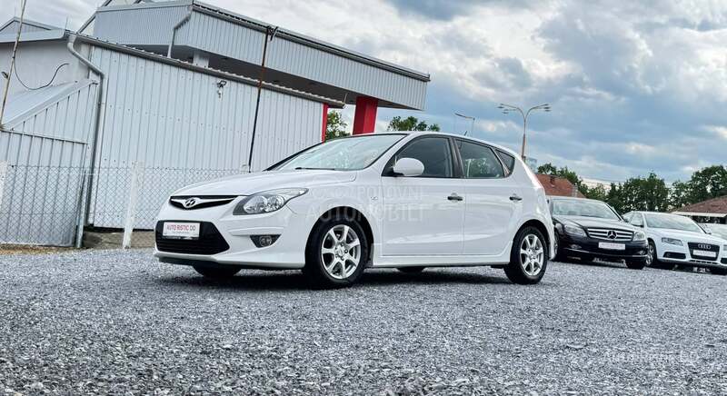 Hyundai i30 T O P  BESPREK0RAN