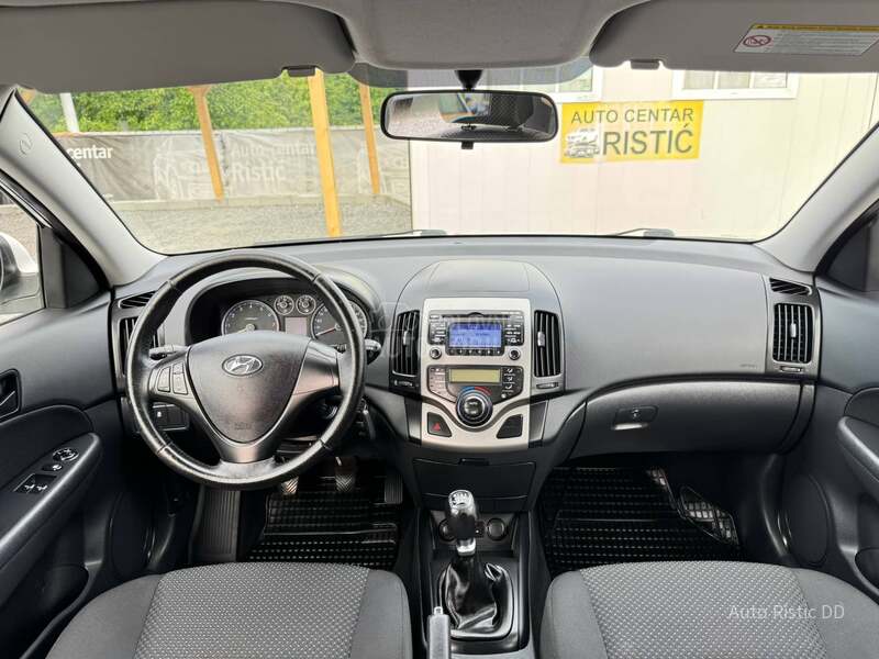 Hyundai i30 T O P  BESPREK0RAN