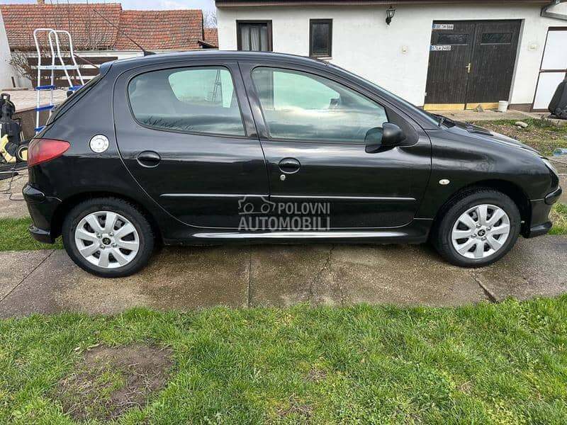 Delovi za Peugeot 206 2002 - 2016. god.
